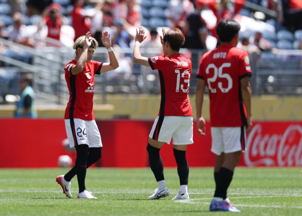 老鹰首节轰41分，杰伦·约翰逊单节6助攻追平生涯纪录