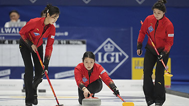 再次上演梅 再次上演梅